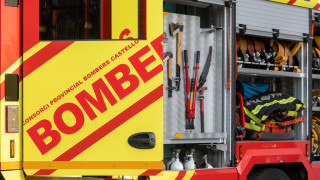 Всички полети на летище Лутън са преустановени след като огромен