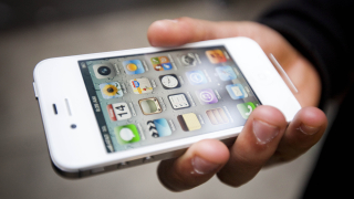 Apple иска iPhone вече да се произвежда в САЩ, а не в Азия