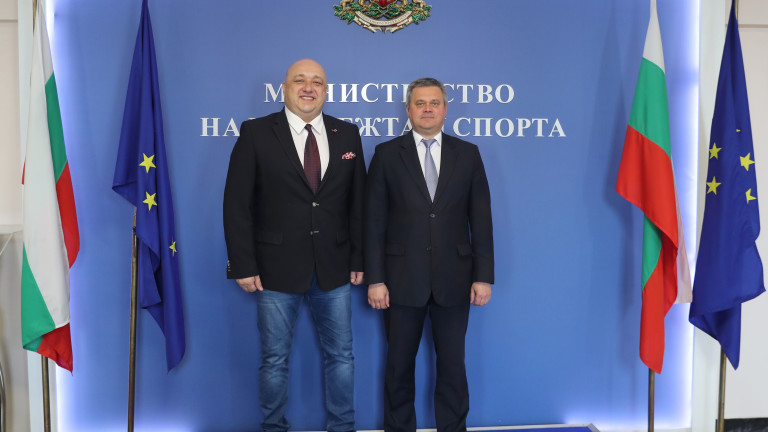 Министър Кралев се срещна с посланика на Беларус Н. Пр. Александър Лукашеви