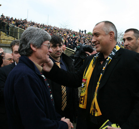 Чакат Бойко Борисов във Военния клуб