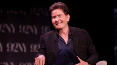 Чарли Шийн с рядка снимка с бившата си съпруга Денис Ричардс и по-малката им дъщеря