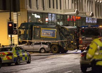 Камион за боклук уби шестима в Глазгоу