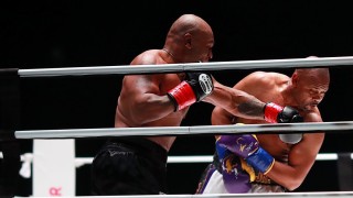 Майк Тайсън и Рой Джоунс Младши се завърнаха на ринга в