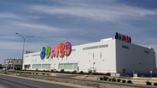 Гръцката верига Jumbo специализирана в търговията с играчки и продукти