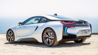 Компанията BMW планира пускането на хибриден супер автомобил В моделната