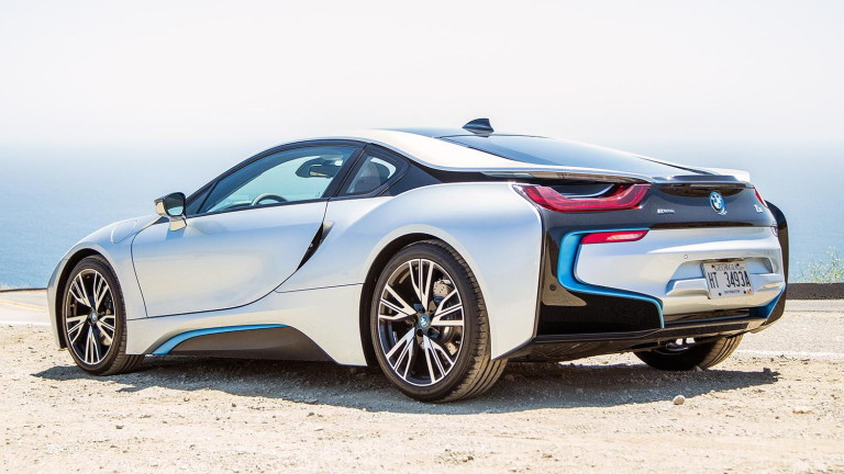 Компанията BMW планира пускането на хибриден супер автомобил. В моделната
