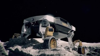 Прилича на луноход има четири колела но реално може да