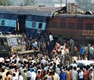 22 загинали при влакова катастрофа в Индия