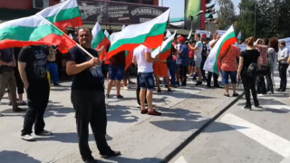 Животновъдите протестират, блокираха пътя София-Варна