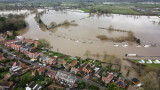  Проливен дъжд провокира наводнения във Англия 