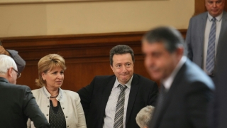 Фирма „любимка” печелела по 2 поръчки седмично, обвиниха от БСП пътната агенция