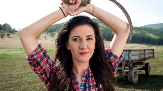 "Макето" от "Фермата" - Юлиана: Създадена съм да обичам!