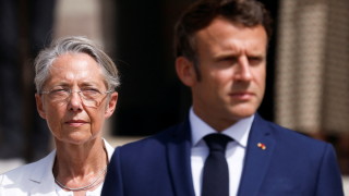 Френският премиер Елизабет Борн подаде оставката си на президента Еманюел