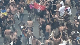 Полша депортира 57 украинци и шестима беларуси след безредици на концерт
