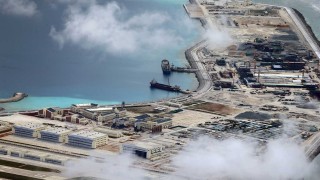 САЩ скръцнаха със зъби на Китай за "незаконните му претенции" в Южнокитайско море