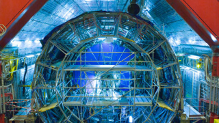 Първи сблъсъци на частици в LHC с научна цел