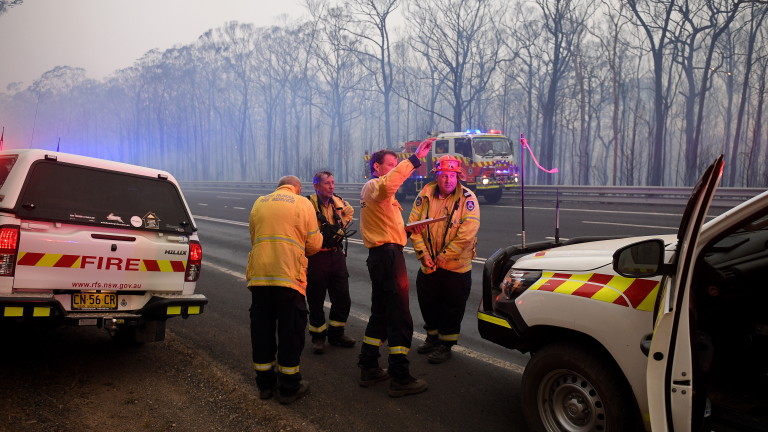 Рекордни жеги и катастрофални горски пожари в Австралия, съобщава ДПА.