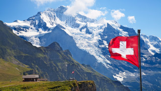 Швейцарско село си гласува "безплатни" пари
