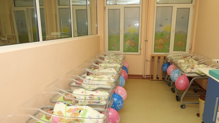 16 бебета се родиха за денонощие в Първа АГ болница