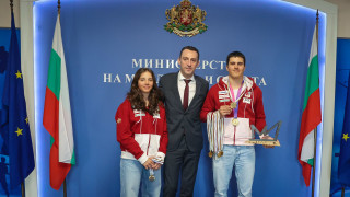 Министърът на младежта и спорта Иван Пешев награди с почетни