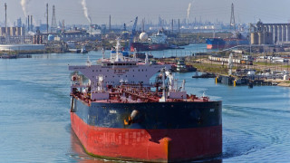 Доставките на петрол от Русия счупиха рекордите, благодарение на гръцките танкери