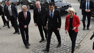 След края на официалната пресконференция в сградата на Министерски съвет