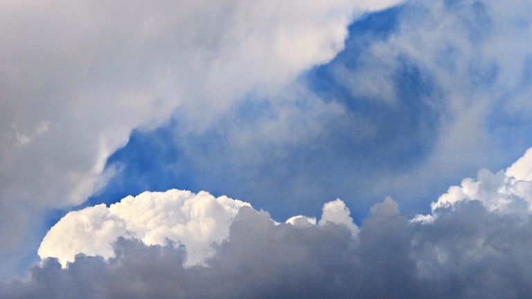 Предимно облачна събота