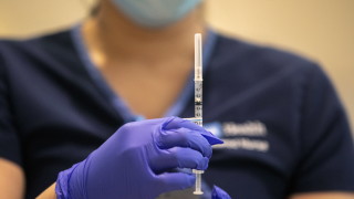 С ваксината ще смачкаме вируса, уверява проф. Витанов
