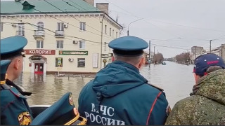 Наводненията в два руски града в планините Урал се засилиха