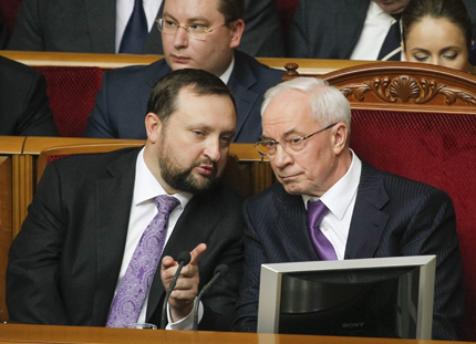 Сергей Арбузов поема временно премиерския пост в Украйна