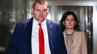 Има много хора от ПП ДБ в служебния кабинет За другите