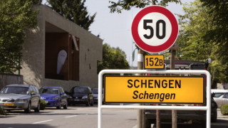 Румъния отхвърли отказа на Австрия да я пусне за Шенген 