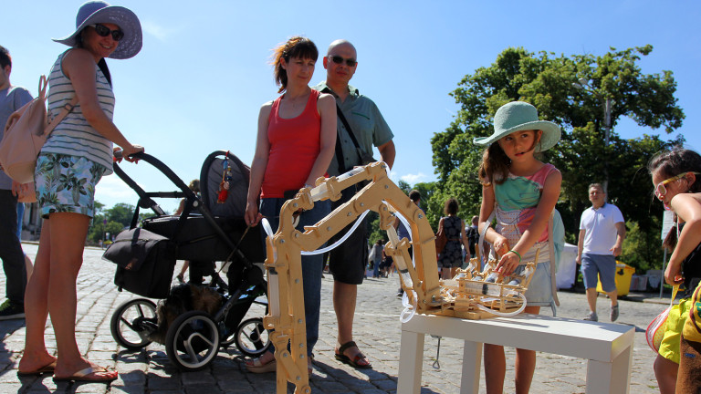 Георги Господинов и Тео Ушев са сред знаменитостите на фестивала „София диша”