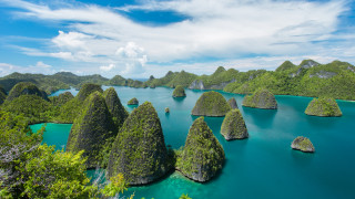 Предизвикателството да доставяш пратки на 18 000 острова