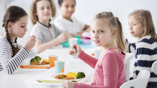 Приеха нови правила за столовото хранене в училищата в София