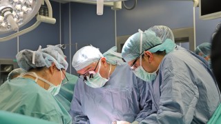 Специалисти от Военномедицинска академия ВМА трансплантираха по спешност черен дроб