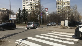 Поставиха дългоочакваните пешеходни пътеки в "Манастирски ливади"