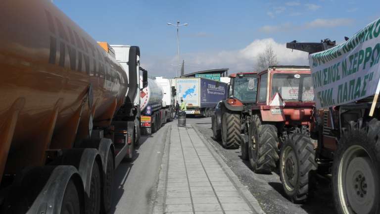 Гръцките фермери блокираха за часове граничен пункт с Македония 