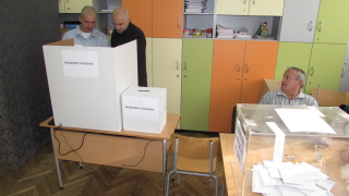 Изборният ден във Варна започна спокойно 