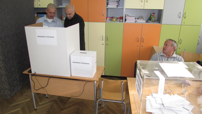 Настимир Ананиев иска машинното гласуване да се запази