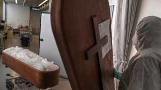 Размениха телата на починали от коронавирус в Добрич