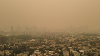 Димът от пожарите в Канада достигна Ню Йорк