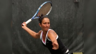 Българската тенисистка Александрина Найденова започна с победа участието си на