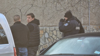 Погнаха дилъри, лихвари и битови престъпници в Казанлък и Гурково, има над 12 задържани