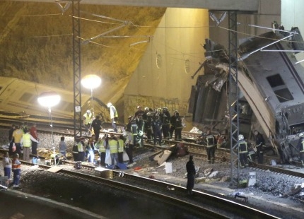 78 души загинаха във влакова катастрофа в Испания