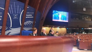 България позорно избягала от решението за международен трибунал за военните престъпления в Украйна