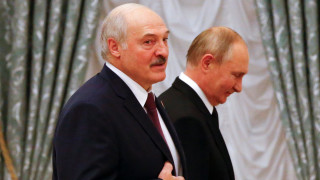 Беларуският президент Александър Лукашенко коментира в петък че военните му