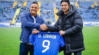 Единственият български състезател който участва в най трудните плувни маратони в