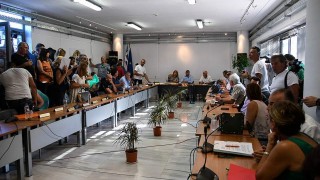 Огненият ад свали кмета на Маратон Илияс Псинакис Общинските съветници