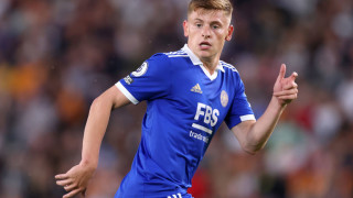 Нюкасъл се интересува от полузащитника на Лестър Харви Барнс съобщава